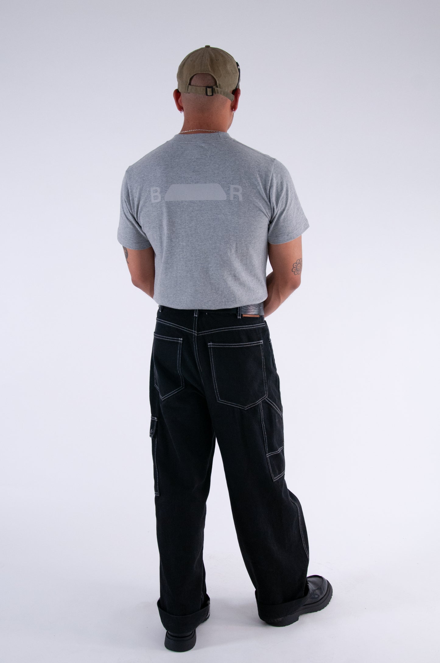 BEUTER® TOO MUCH PODCAST CLASSIC T-SHIRT