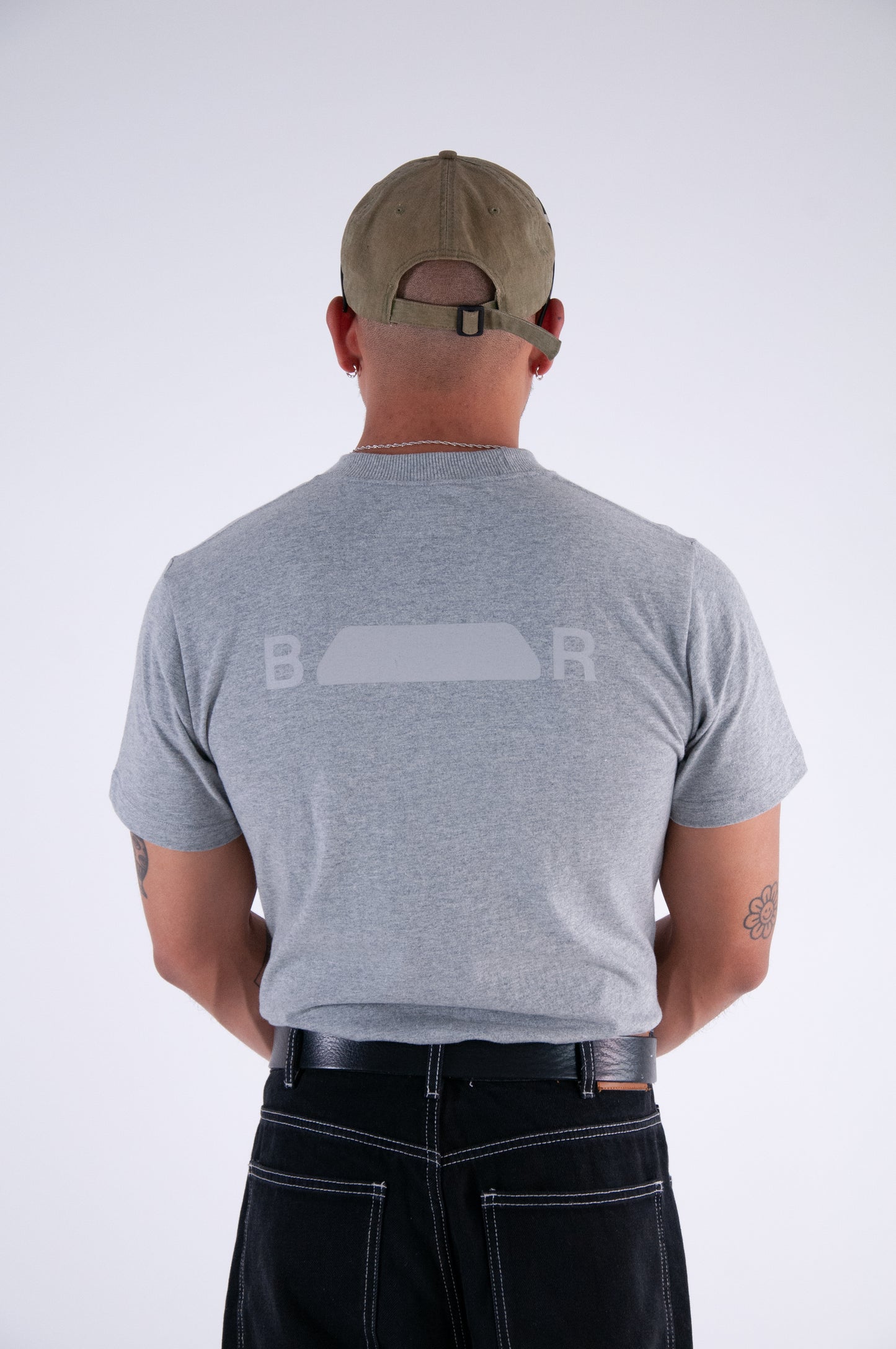 BEUTER® TOO MUCH PODCAST CLASSIC T-SHIRT