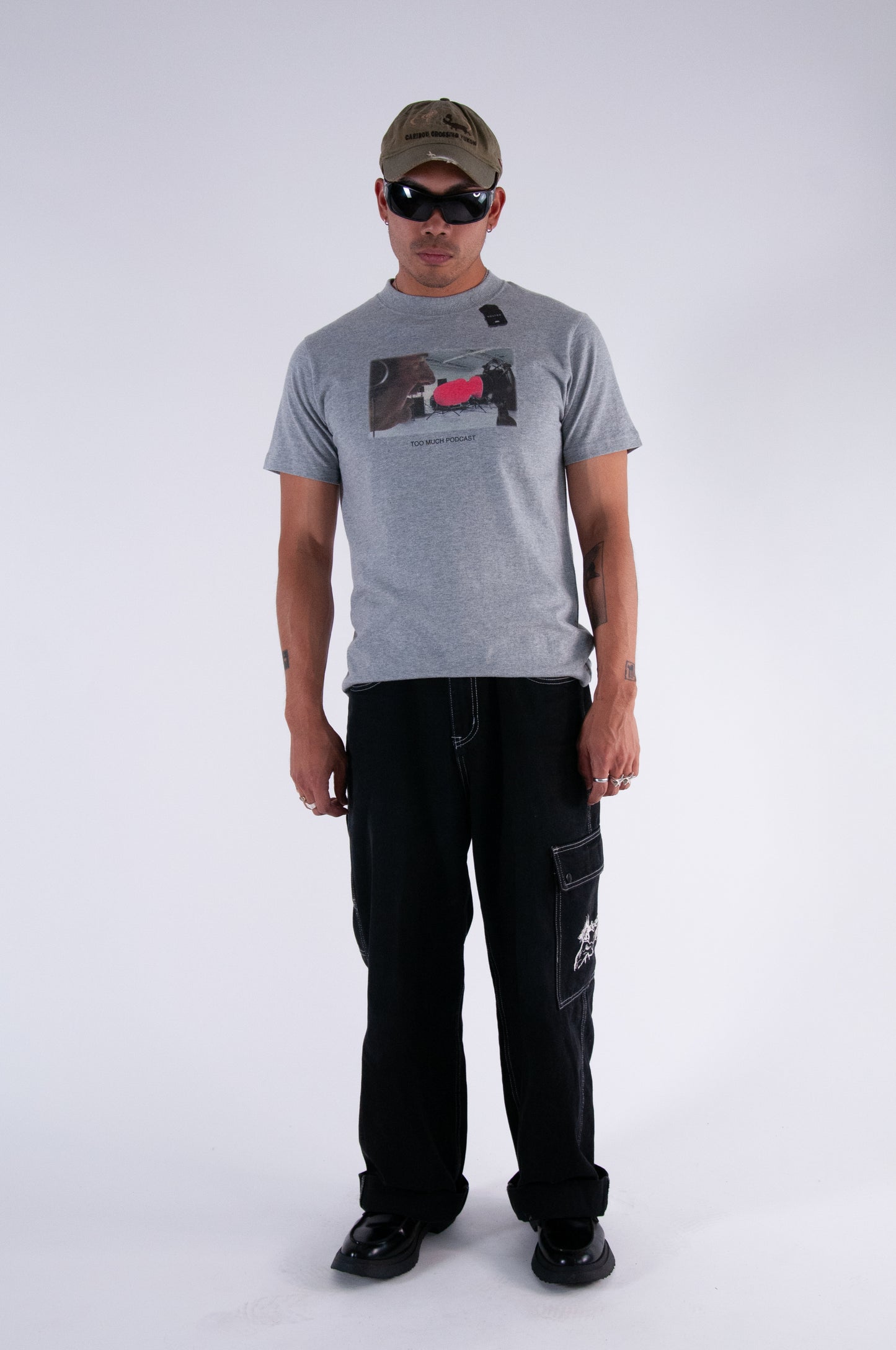 BEUTER® TOO MUCH PODCAST CLASSIC T-SHIRT