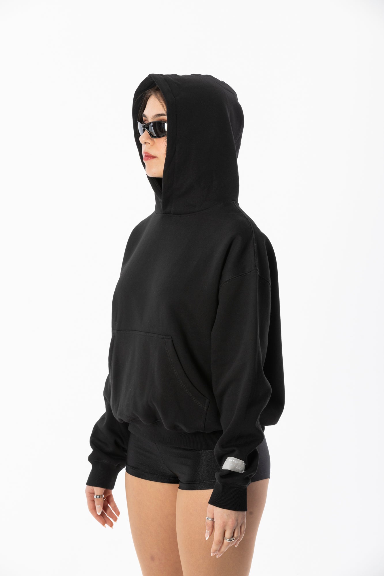 BEUTER® BLACK BLANK HOODIE