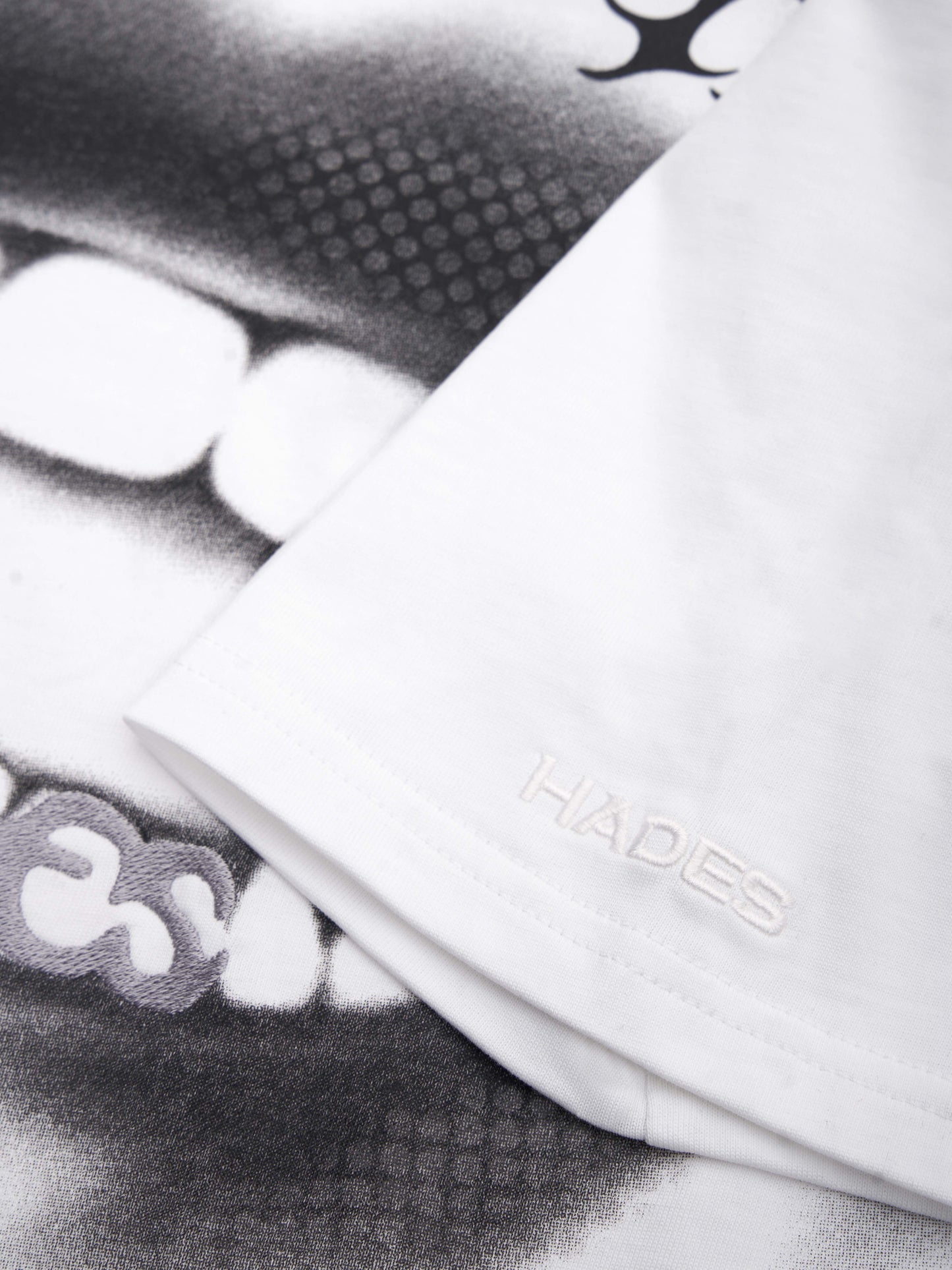 HADES SICKLE FANG T-SHIRT WHITE